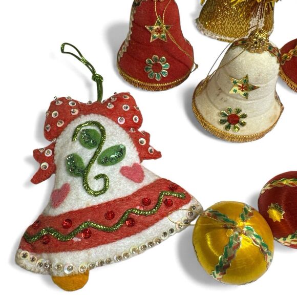 Vintage 60’s Felted Flocked Bells Beaded Sequin Christmas Ornaments Angel Topper - Picture 2 of 6